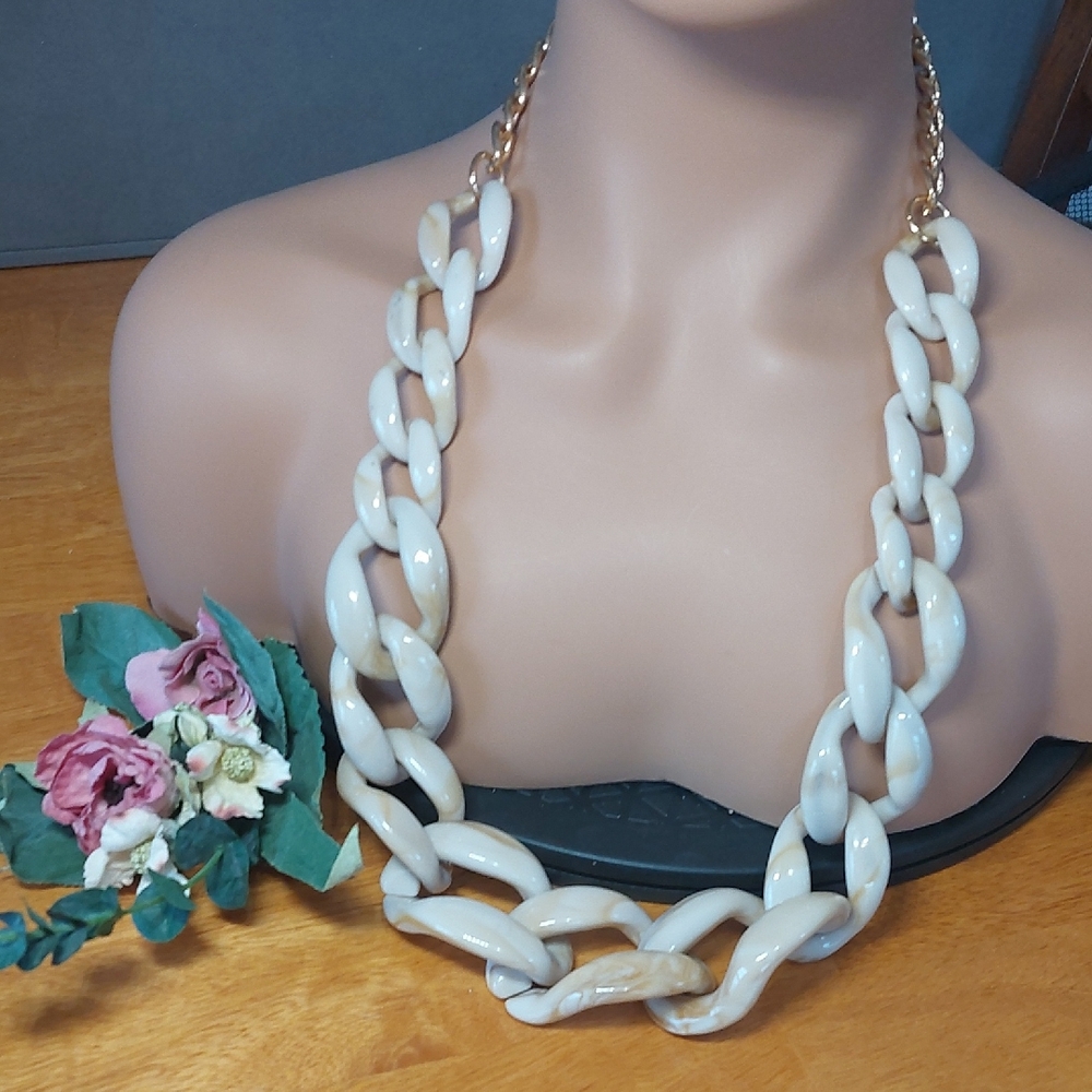 🌸5/$25 Chunky Acrylic Chain Link Necklace Gold Tone 30" 1946